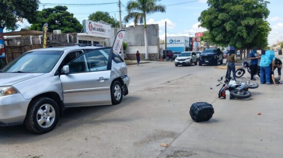 Motociclista resulta lesionado tras choque en transitado crucero de Guasave, Sinaloa