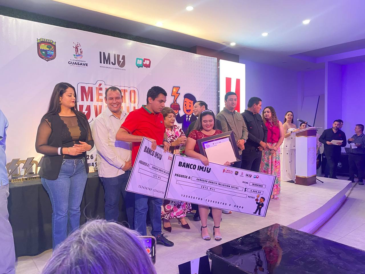 jovenes reciben premios al Mérito Juvenil 2025, en Guasave ,Sinaloa