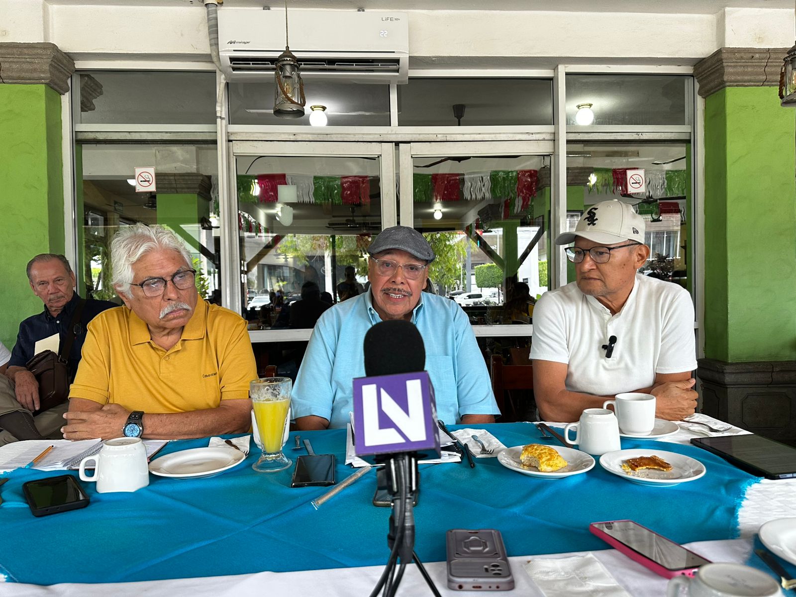 Jubilados de la UAS piden a Claudia Sheinbaum se audite a la institución