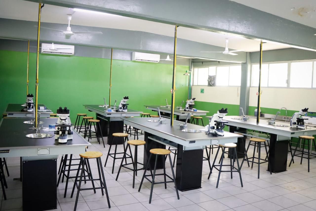 Laboratorio del Cobaes 69 en Tamazula, Guasave, Sin.
