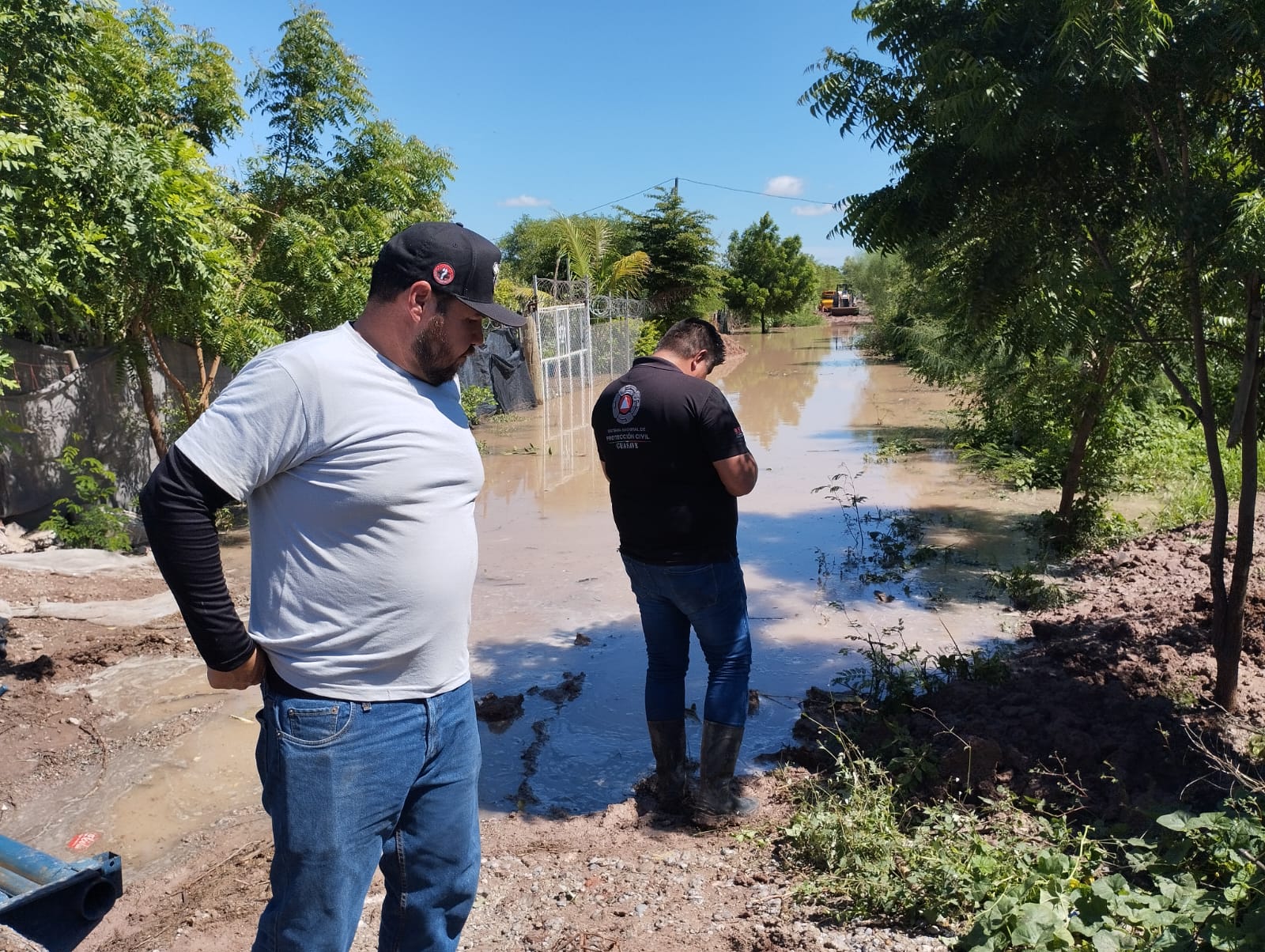 las autoridades siguen trabajando en el desagüe de las calles afectadas