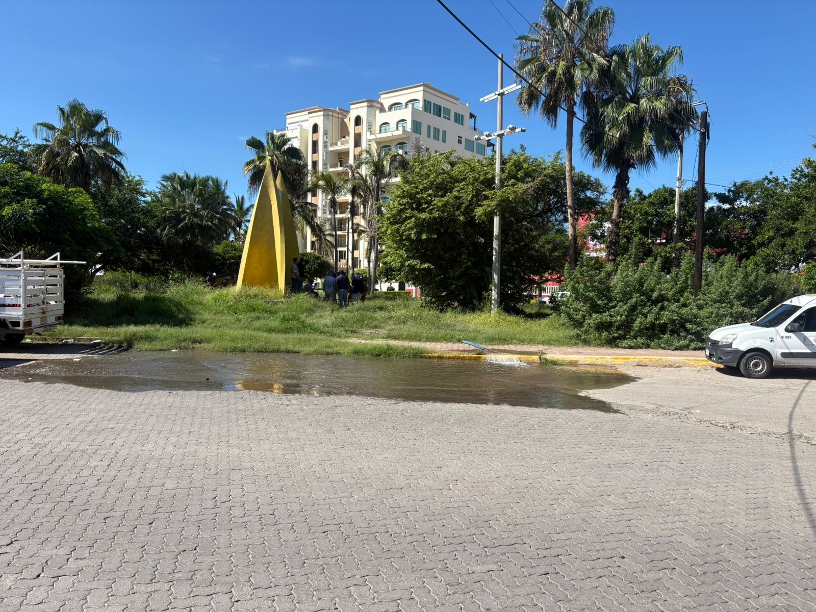 las autoridades ya trabajan en la reparacion de la fuga