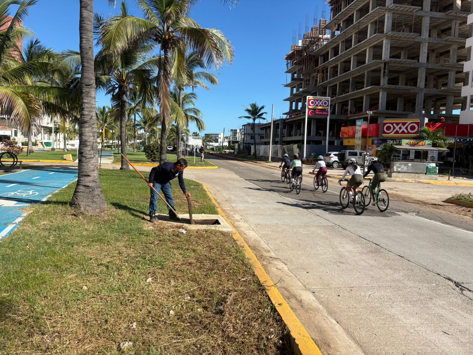 las autoridades ya trabajan en la reparacion de la fuga