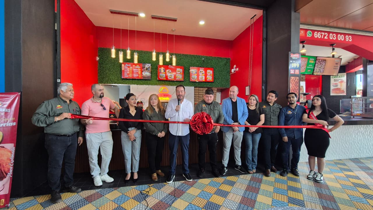 Inauguran sucursal número 20 de Las Quesabirrias del Compadre en Culiacán, Sin
