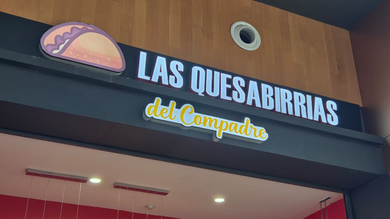 Sucursal número 20 de Las Quesabirrias del Compadre en Culiacán, Sin