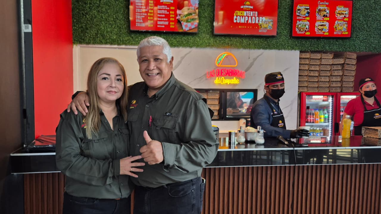 Inauguran sucursal número 20 de Las Quesabirrias del Compadre en Culiacán, Sin