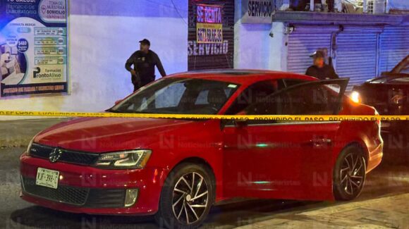 ¡El carro quedó abandonado! “Levantan” a padre e hijo en la colonia Las Vegas de Culiacán, Sinaloa