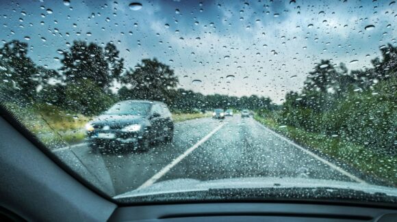 Alerta Guardia Nacional por intensas lluvias en la carretera Durango-Villa Unión debido al huracán Lorena