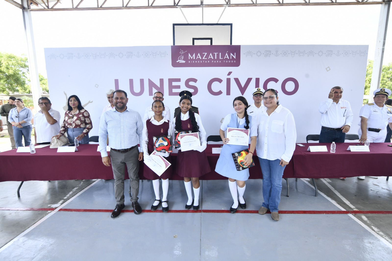Lunes Cívico en primaria de Mazatlán, Sinaloa