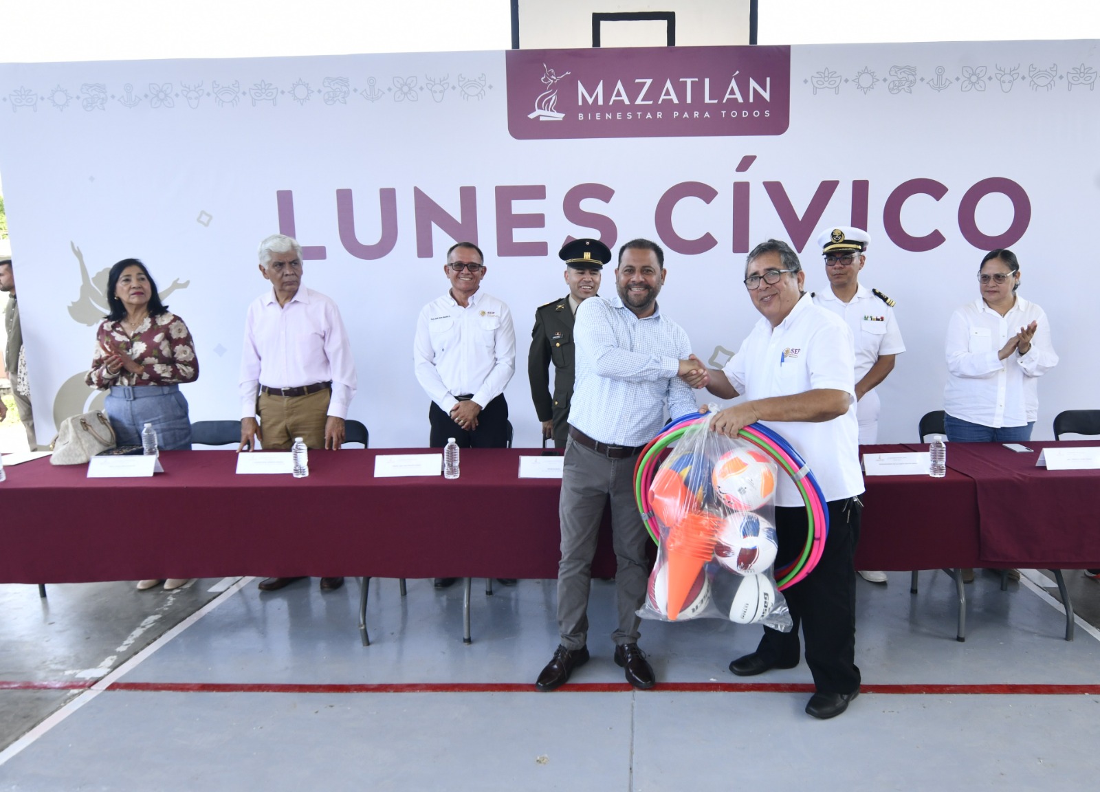 Lunes Cívico en primaria de Mazatlán, Sinaloa