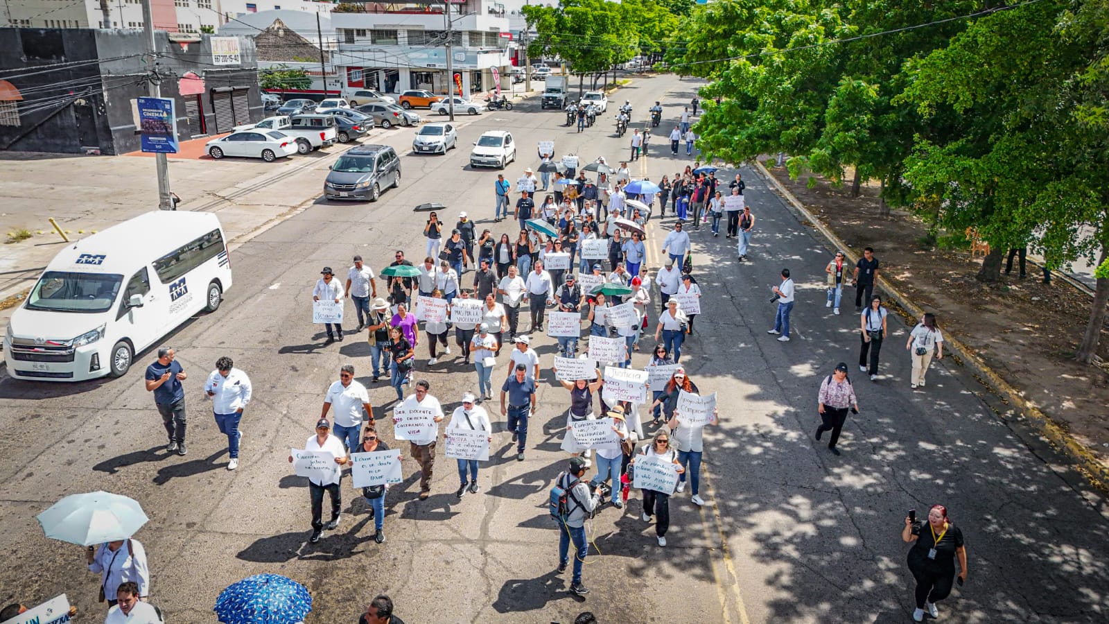 Manifestantes caso maestra Jesamel