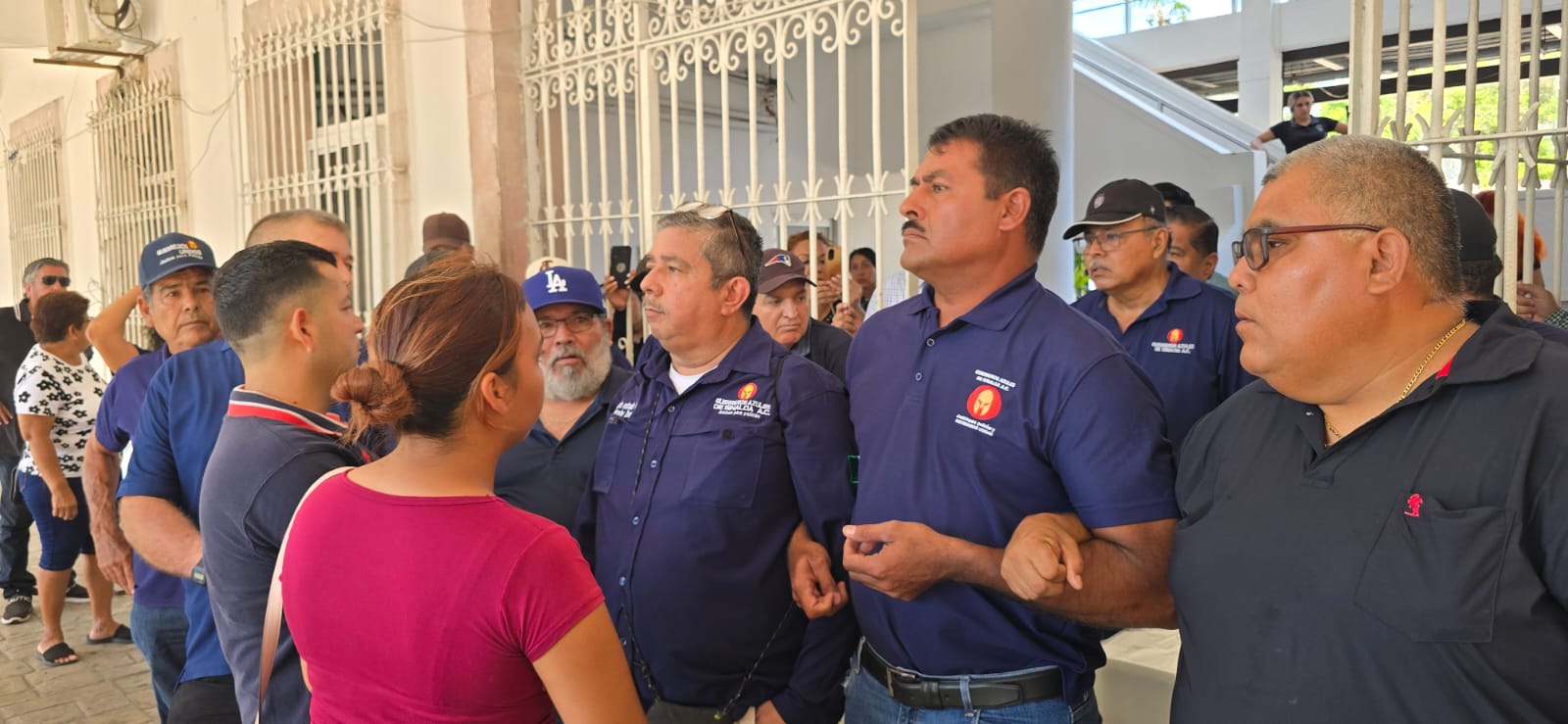 manifestacion de guerreros azules en mazatlan