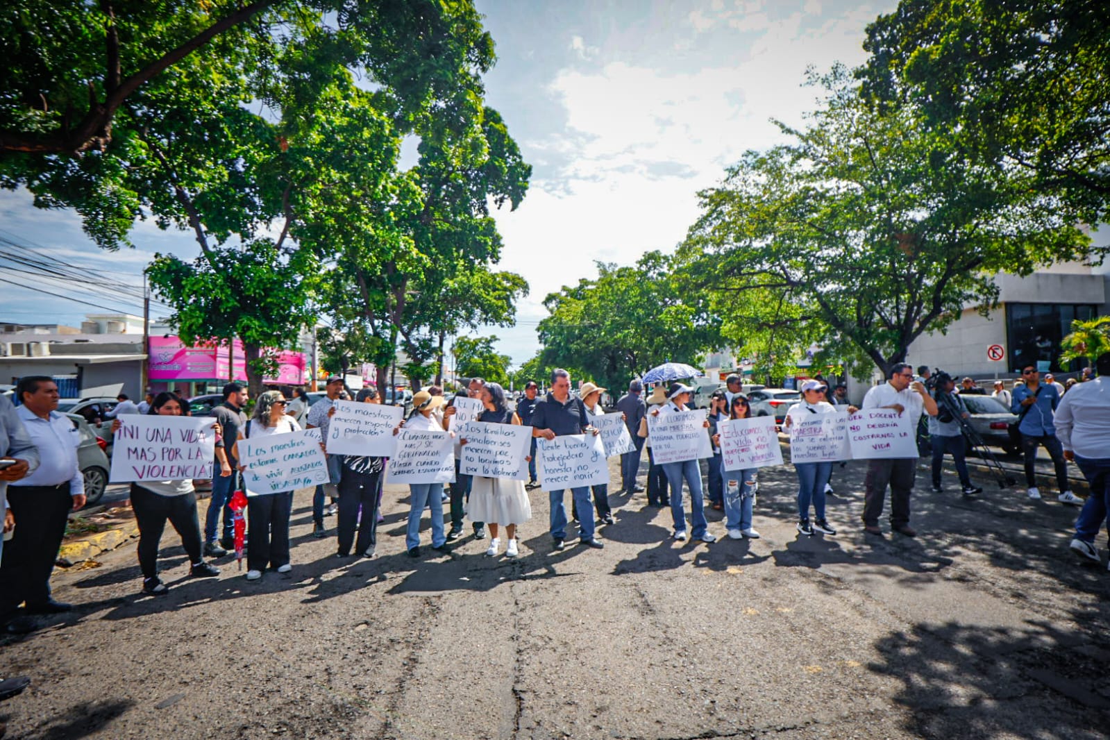 Manifestantes caso maestra Jesamel