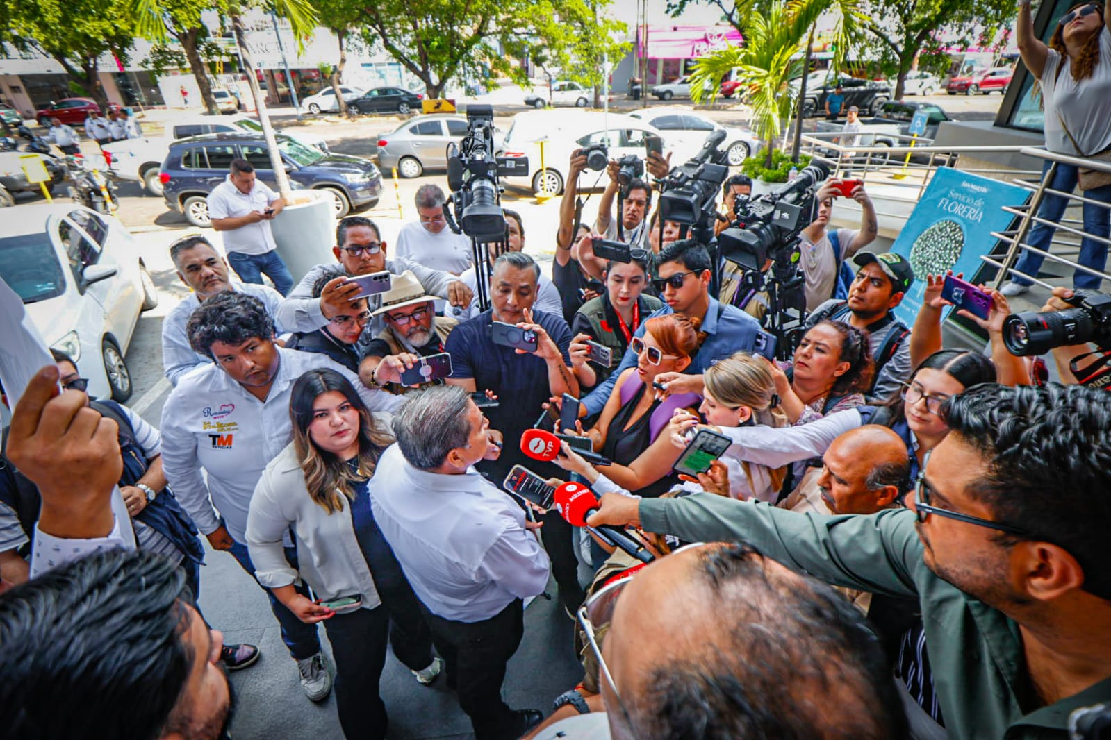 Manifestantes caso maestra Jesamel