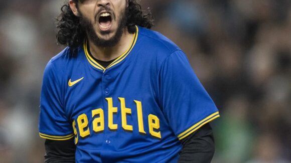 Muñoz logra su salvamento 32 y Urías regresa con Cerveceros en la MLB 2025