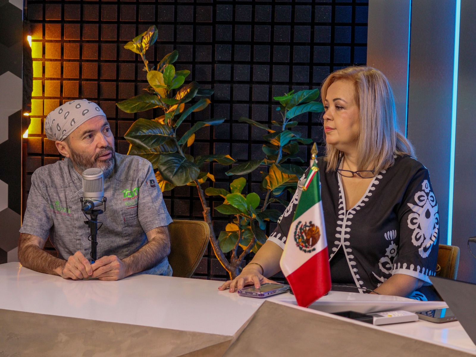 Miguel Taniyama y Martha Reyes en entrevistas con Luis Alberto Diaz en Los Noticieristas