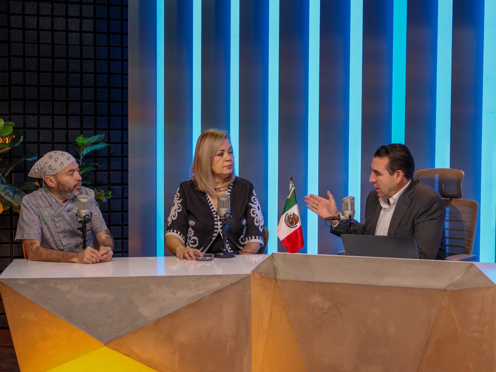 Miguel Taniyama y Martha Reyes en entrevistas con Luis Alberto Diaz en Los Noticieristas