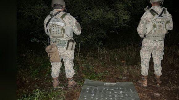 Militares aseguran más de 70 dosis de cristal en Ampliación El Barrio, Culiacán, Sinaloa
