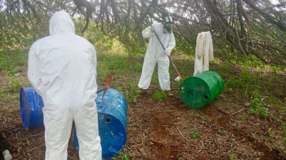 Militares destruyen 3 áreas de almacenamiento de químicos clandestinos en Cosalá y Culiacán, en Sinaloa