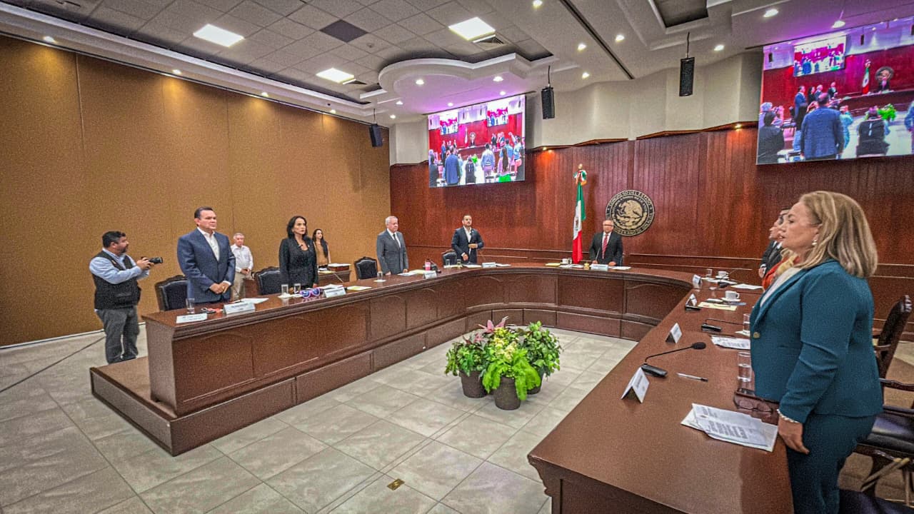 Congreso del Estado dieron un minuto de silencio en memoria de las víctimas que ha dejado el conflicto de inseguridad en Sinaloa
