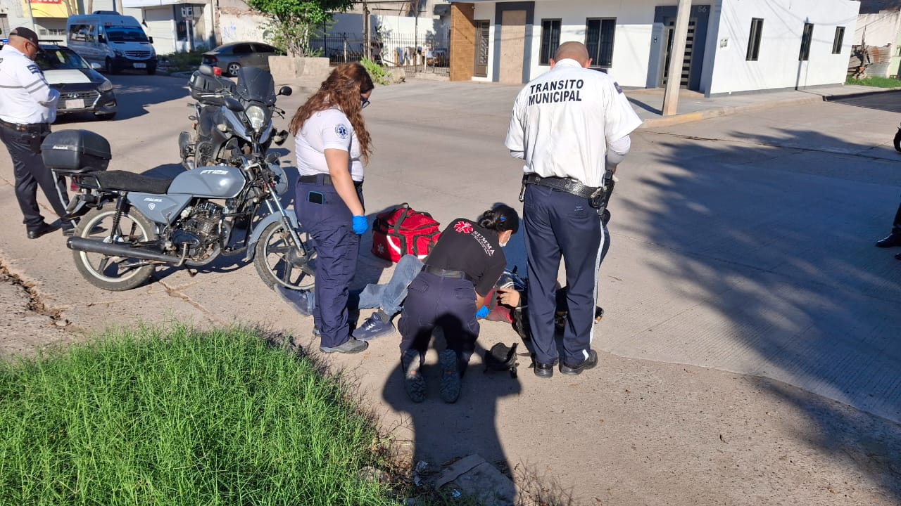Motociclista se accidenta en Los Mochis