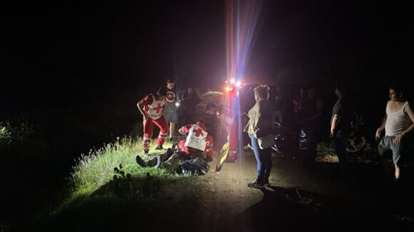 Motociclistas resultan lesionados tras impactarse contra una vaca en Guasave
