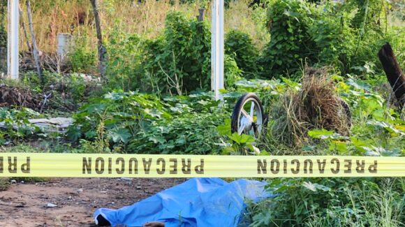 Motociclista muere tras derrapar sobre la carretera Navolato-Altata