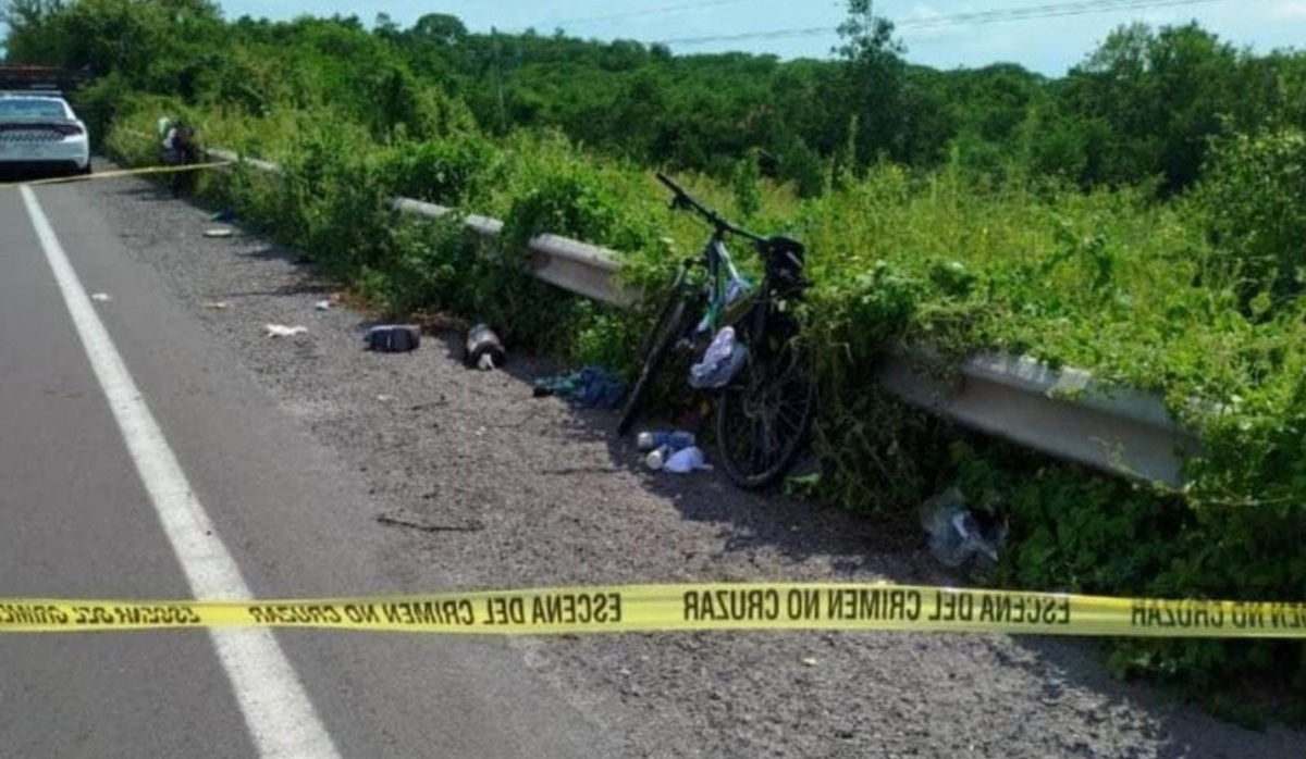 Mujer ciclista fallece atropellada en la Maxipista, en San Ignacio, Sinaloa