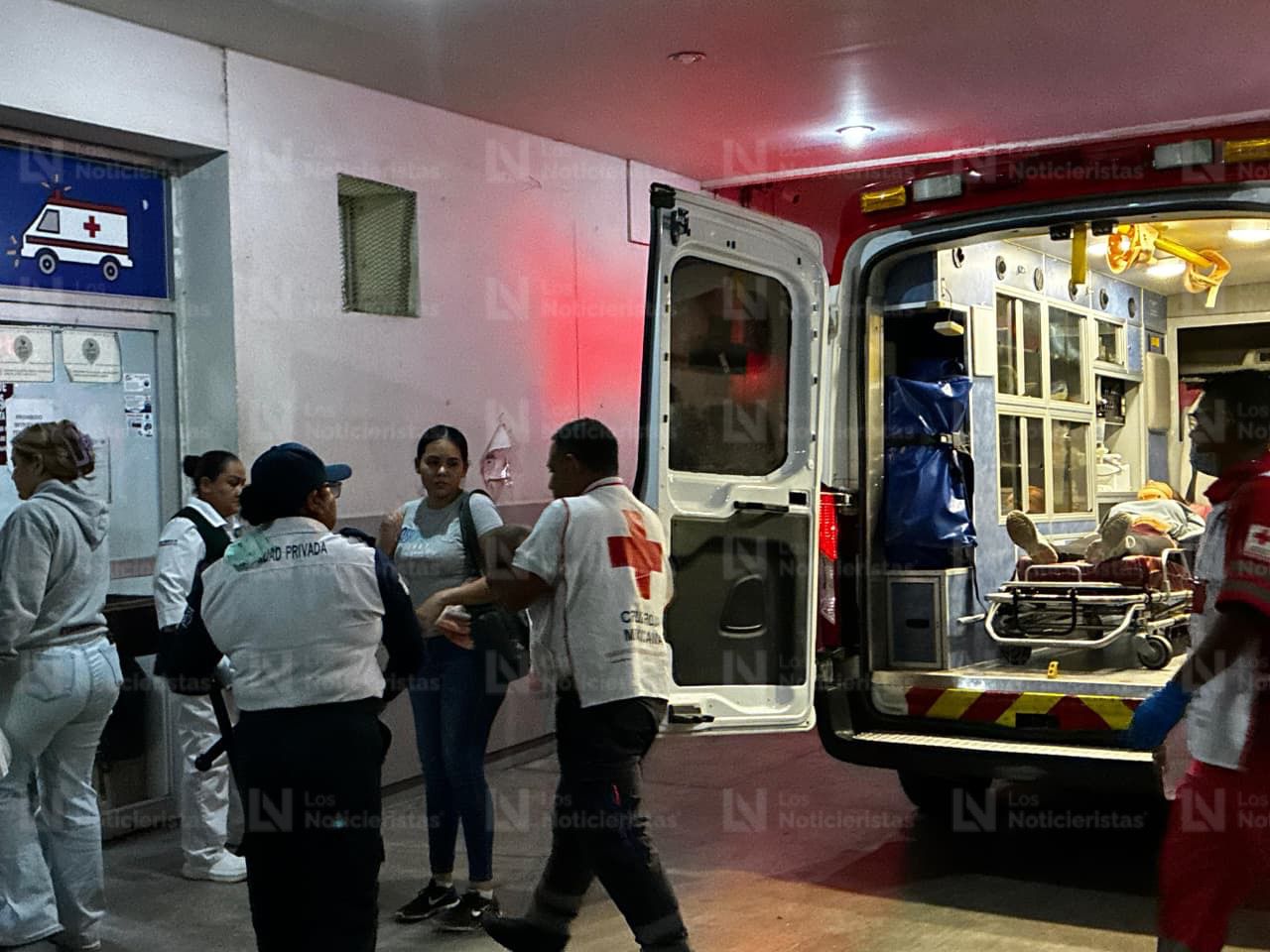 Mujer y bebé resultan lesionados tras accidente en El Colorado, Ahome