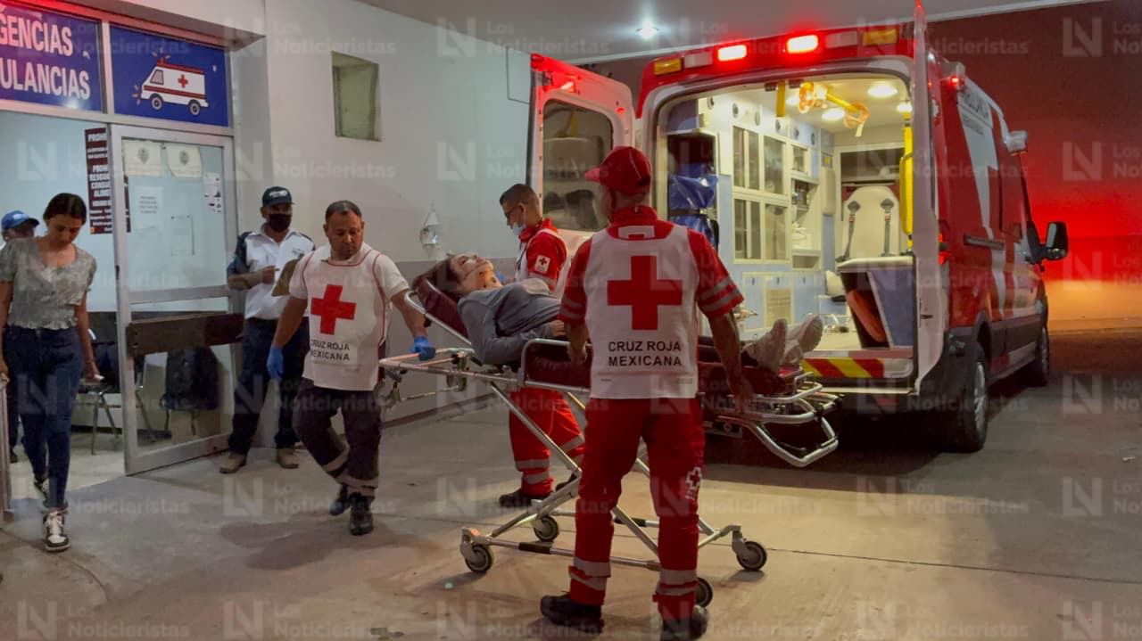 Mujer y bebé resultan lesionados tras accidente en El Colorado, Ahome