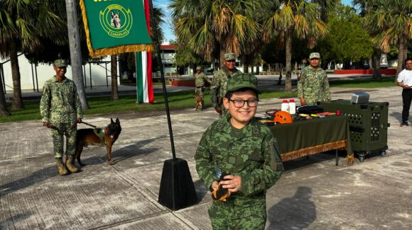 Jairo Gael cumple su sueño de ser soldado por un día del 89 Batallón de Infantería en Ahome, Sinaloa