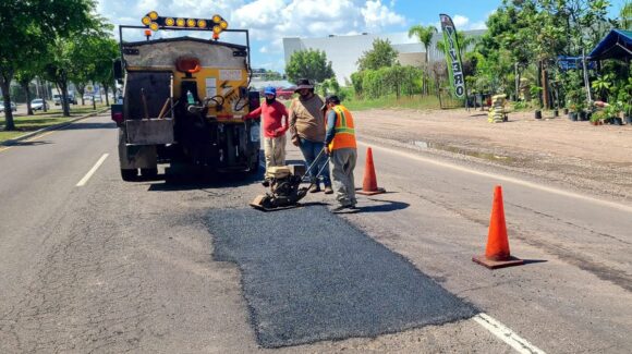 Avanza pavimentación y bacheo en el fraccionamiento San Isidro, el bulevar Pedro Infante y el camino a la Pitahayita: Ayuntamiento de Culiacán