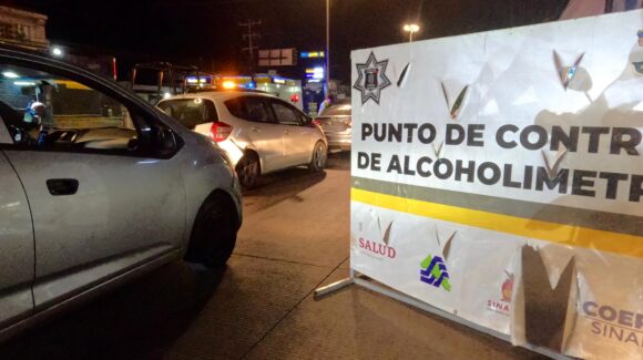 Sancionan a 32 conductores por alcohol en Mazatlán; operativo cierra sin detenidos, pero con saldo fatal