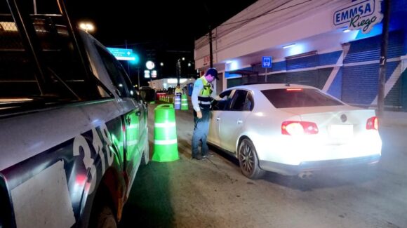 ‘Se cae la fiesta’, sancionan a 30 conductores ebrios en operativo Alcoholímetro en Mazatlán, Sinaloa