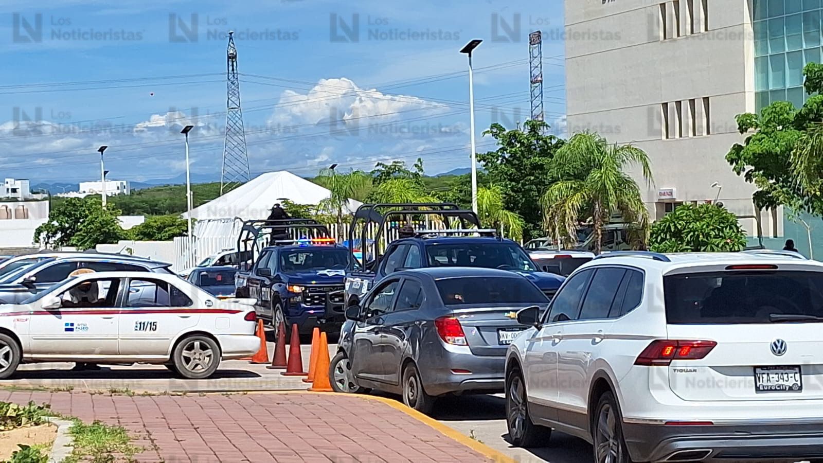 Elementos de seguridad despliegan operativo en el Hospital General de Culiacán