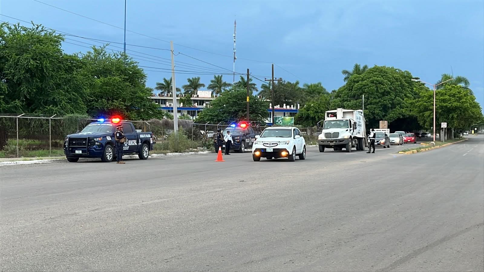 Operativo de la Policía para revisar polarizado de vehículos