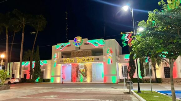 Badiraguato se pinta de colores patrios, se encuentra listo para festejar la Independencia de México