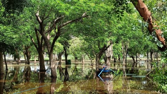 Intensa lluvia vuelve a inundar el Parque Sinaloa; no reabrirán este jueves