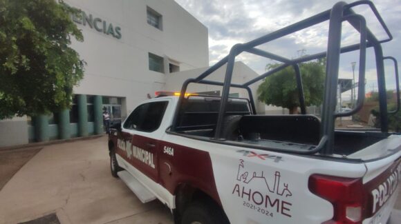 Hombre ingresa a hospital de Los Mochis tras ser agredido por sujetos desconocidos en la colonia Benito Juárez