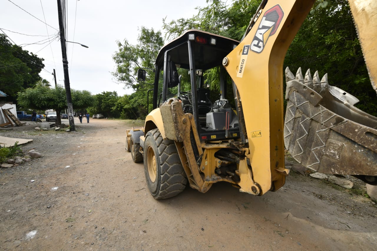 Pavimentación en la colonia Tierra y Libertad, en Mazatlán