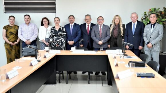 En reunión, rector de la UAdeO solicita a diputados aumento presupuestal