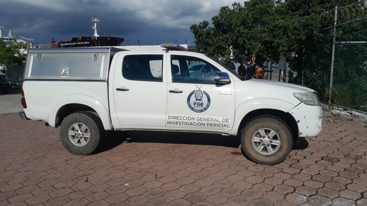 Pescador pierde la vida en altamar y lo trasladan a Mazatlán