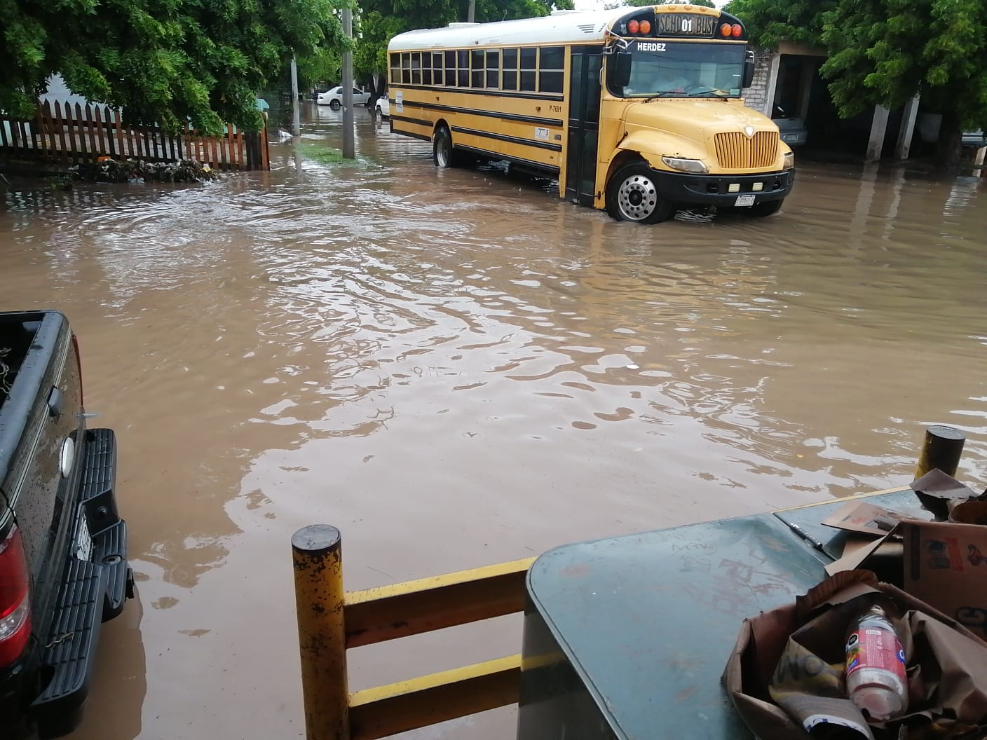 Vecinos de Las Mañanitas, Los Mochis, piden ayuda por inundación
