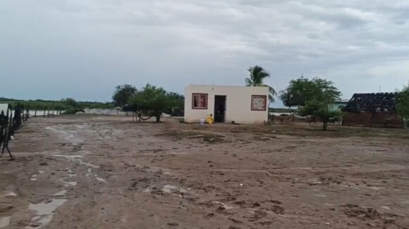 Por lluvias, se registran viviendas inundadas y canales desbordados en zona rural de Culiacán: Protección Civil Municipal