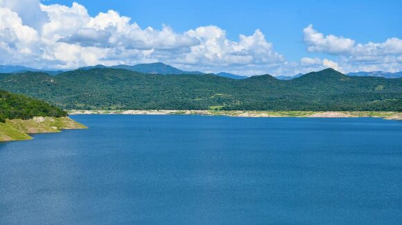 Exige alcaldesa de Choix, Sinaloa, respeto a desfogue controlado de la presa Huites para evitar crisis ambiental