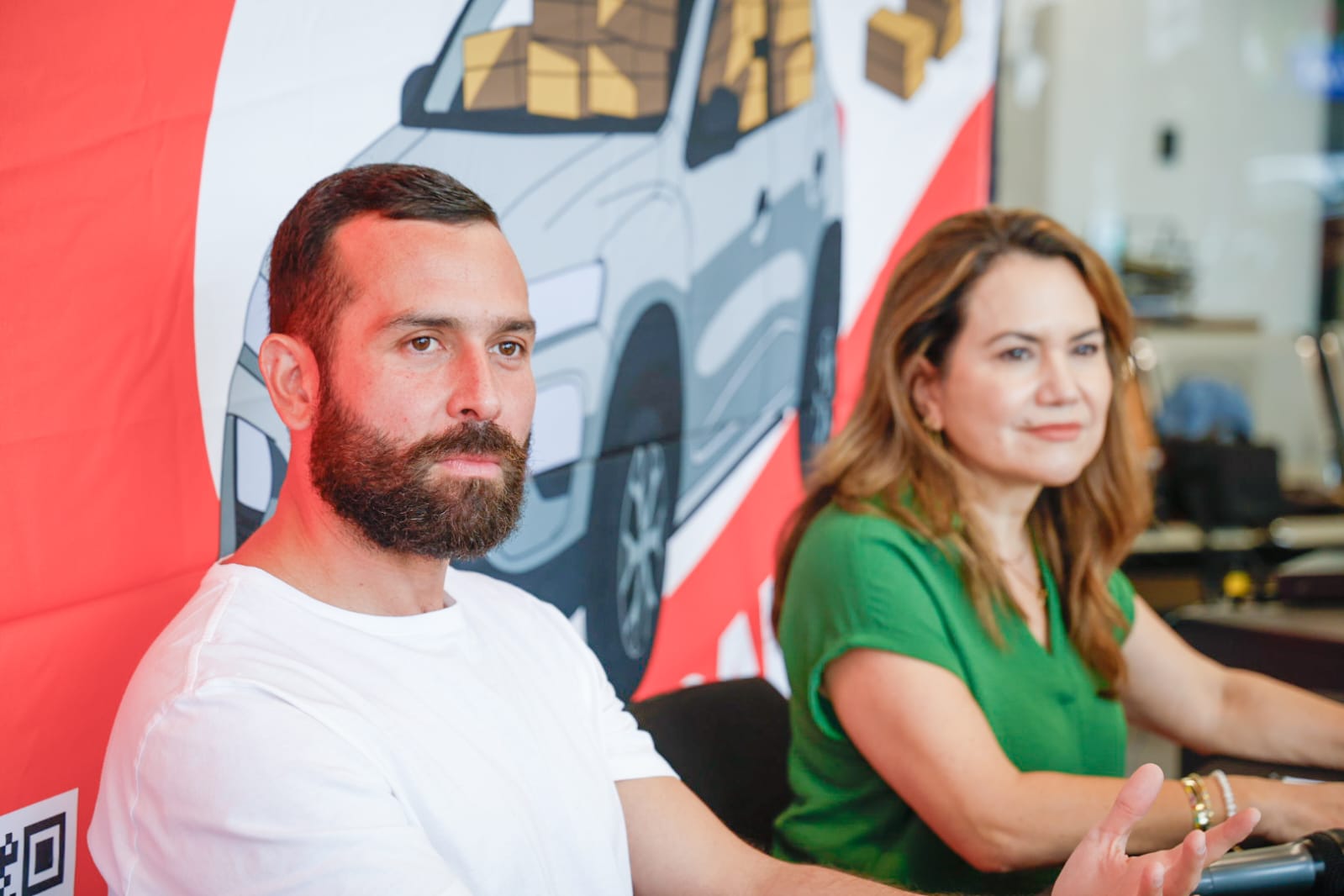 presentacion del sorteo del auto renault en coordinacion con calzzapato