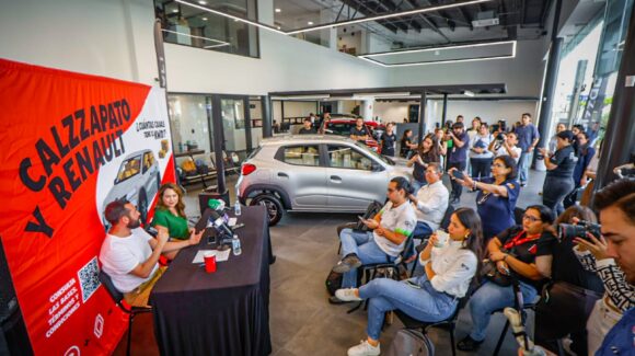 ¿Cómo te caería un carro? Renault y Calzzapato se unen para alegrar a sus clientes con un Kwid