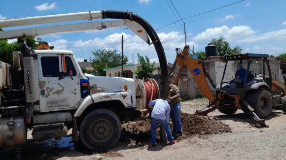 En Valles e Insurgente en Guamúchil se presentan mayores problemas de basura acumulada en alcantarillas