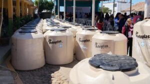 Programa de tinacos del Ayuntamiento de Mazatlán con Congregación Mariana Trinitaria