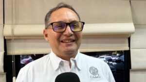 rector de la uadeo pedro flores leal